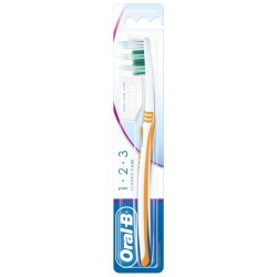 ORAL B SPAZZOLINO DENTI 40 CLASSIC CARE MEDIO